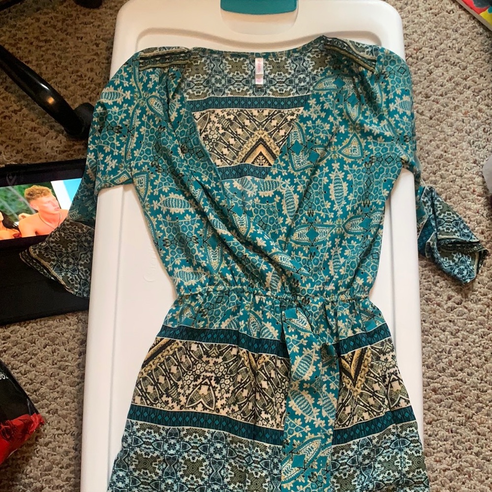 xhilaration romper size xs fits like a small